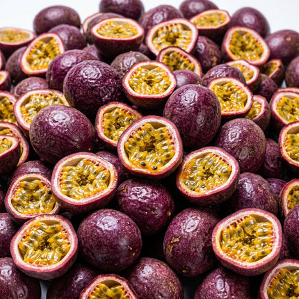 50 Purple Passion Fruit Seeds - Tropical Vine Seeds for Planting - Grow Sweet and Tangy Exotic Fruits in Your Backyard or Greenhouse